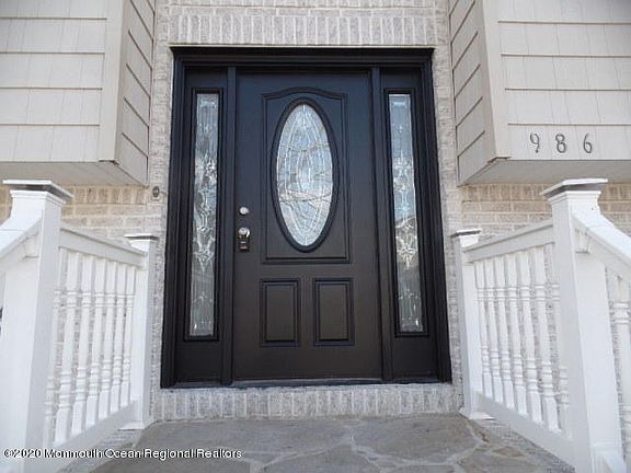 3rd image of 986 Princewood Ave