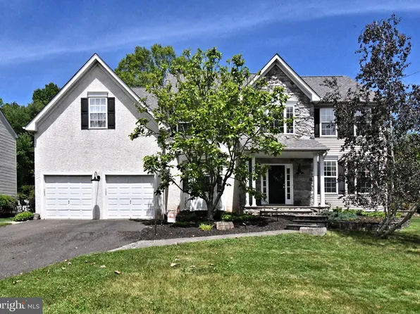 107 Redstone Dr, Warrington, PA 18976