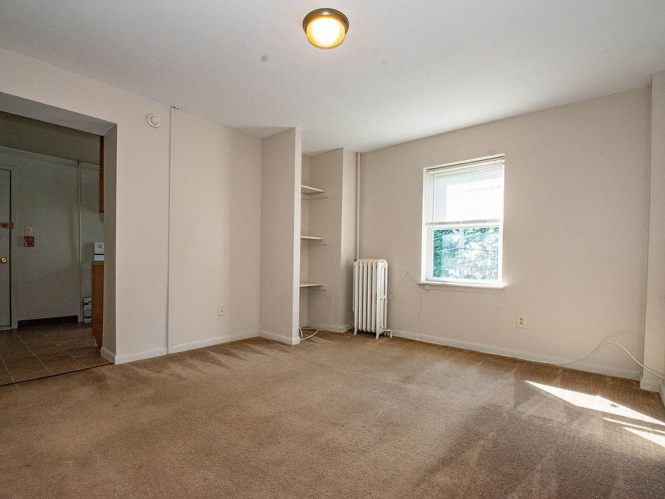 2nd image of 233 S Walnut St APT 3