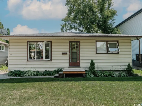 127 107th Street W, Saskatoon, SK S7N 1P2