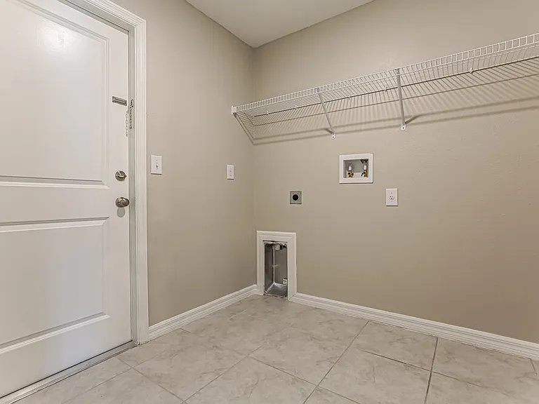 1411 Golden Glow Dr — Photo 11