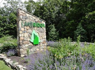 70 Woodside Cir UNIT 70, Torrington, CT 06790