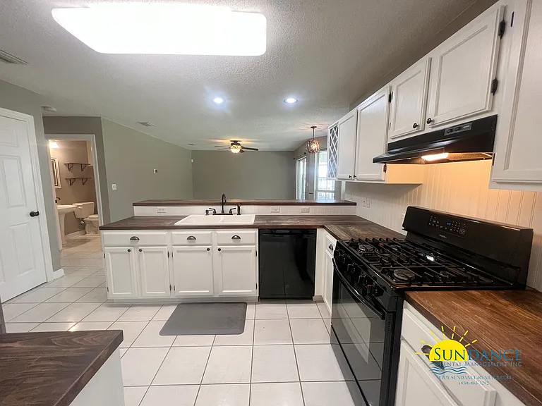 453 Forest Glen Pl — Photo 6