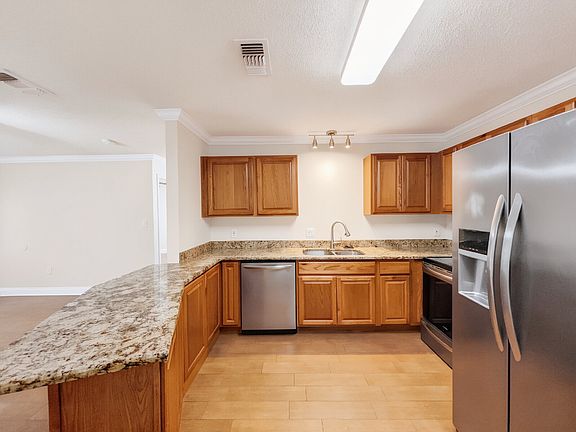 4th image of 806 Fairview Dr APT B