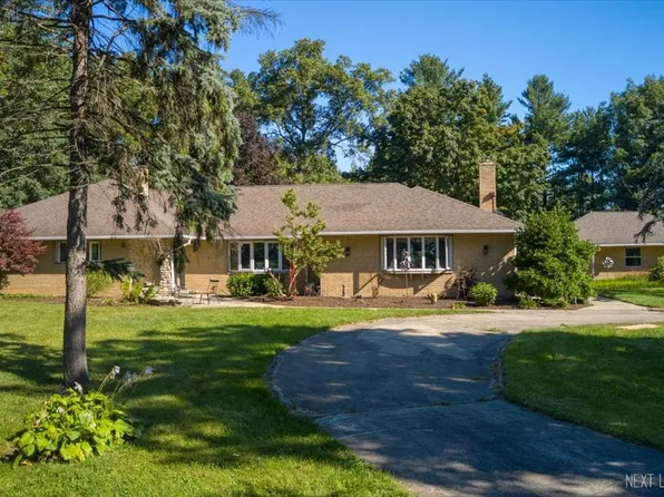 49W794 Lenschow Rd, Sycamore, IL 60178