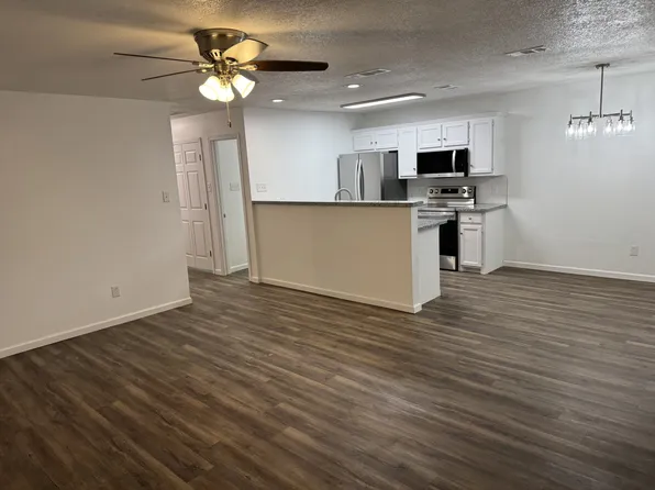 111 Magnolia St APT B, Levelland, TX 79336