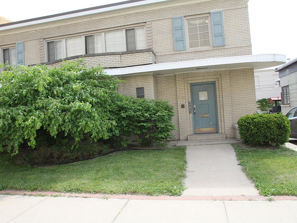 FRONT 326 S Washington