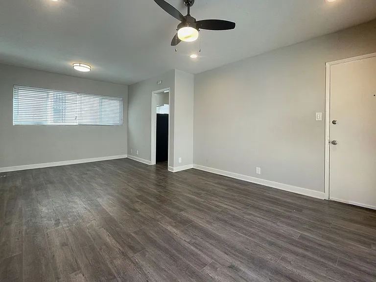 The Patio Apts...Newly Remodeled Gorgeous Apartments...CALL NOW! — Photo 11