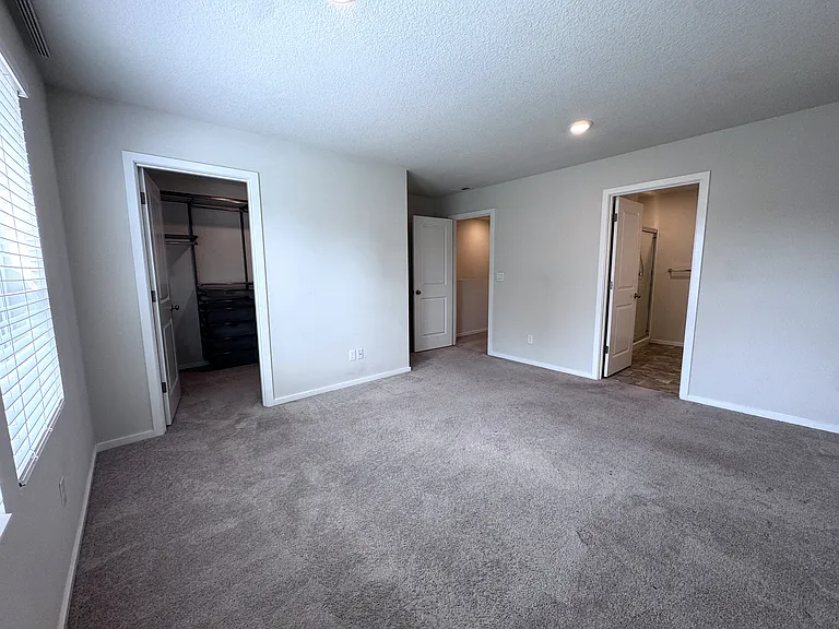 896 N 18th Ave — Photo 12