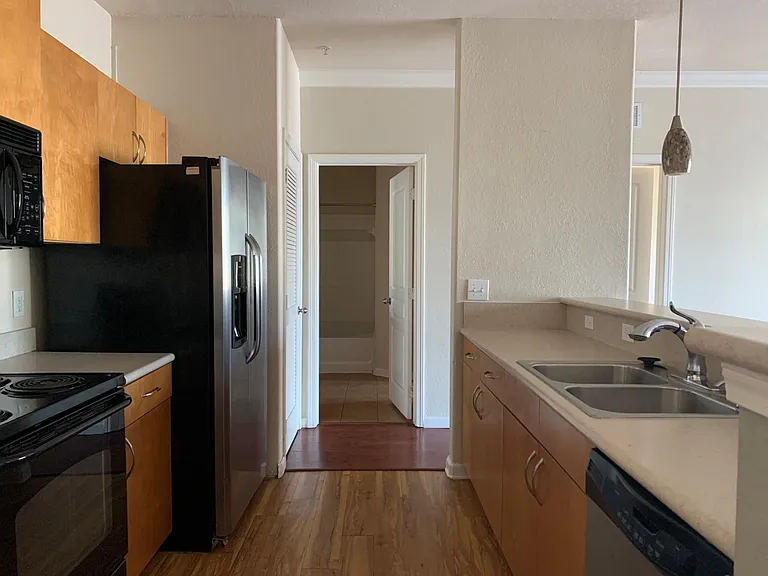 8290 Gate Pkwy W #910 — Photo 24
