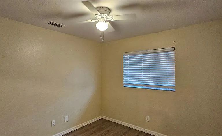 1628 SW Santa Barbara Pl — Photo 10