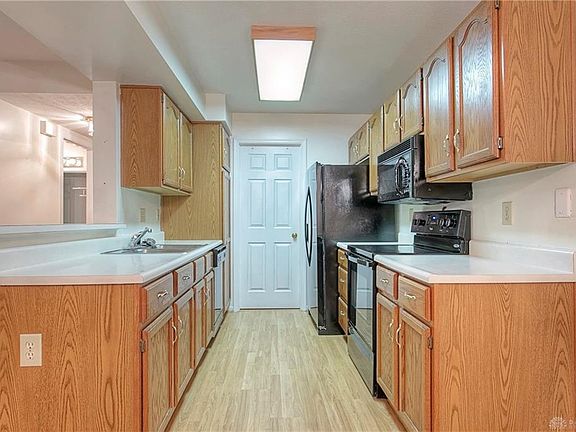 4th image of 9830 Regatta Dr #32101