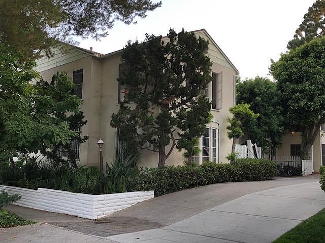 1st image of 453.5 Kelton Ave