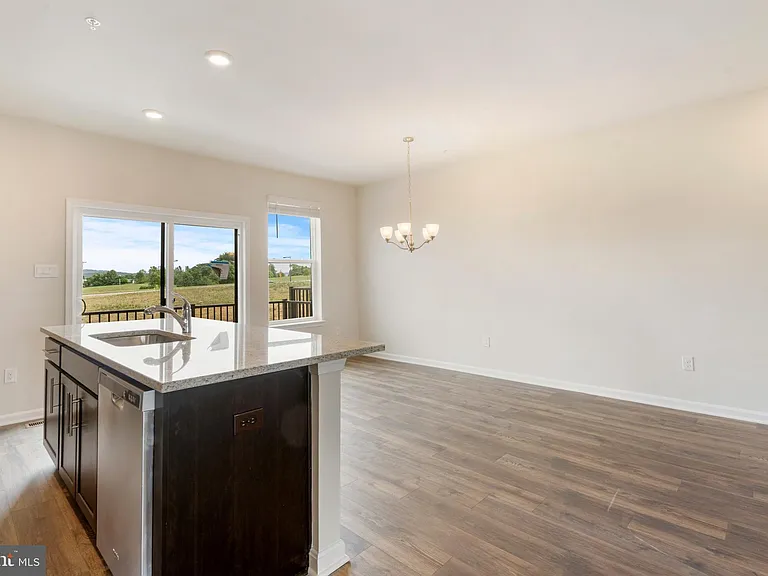420 Carroll Walk Ave — Photo 14