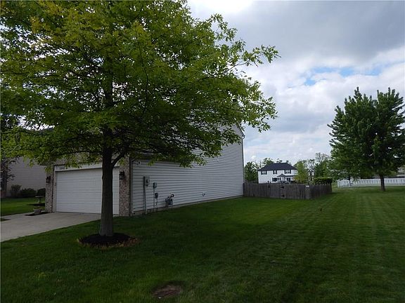 3rd image of 12692 Brookhaven Dr