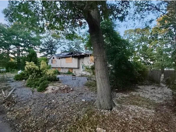 197 Albany Avenue, Babylon, NY 11704