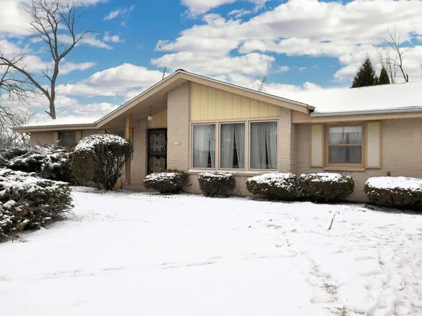 1108 West Zedler LANE, Mequon, WI 53092