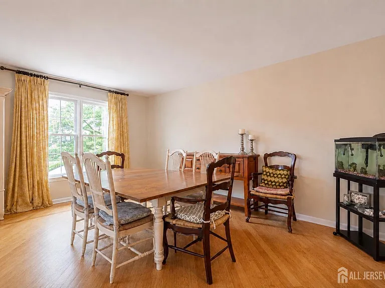 812 Columbus Ave — Photo 13