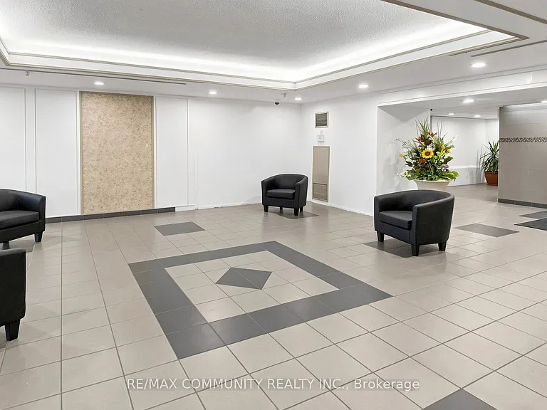 400 McLevin Ave #1410 — Photo 8