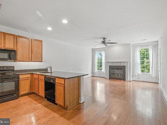 3rd image of 2461 Merri Claude Dr