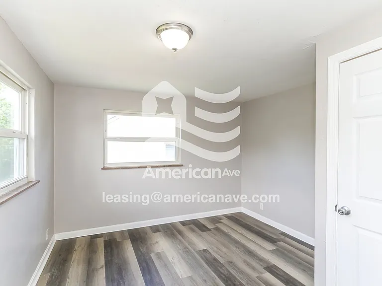 619606_010_bedroom_8.jpg