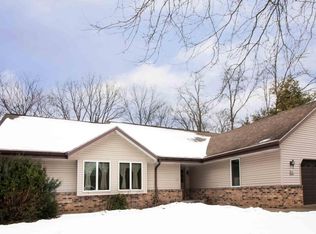 W151N6869 Glenview Dr, Menomonee Falls, WI 53051