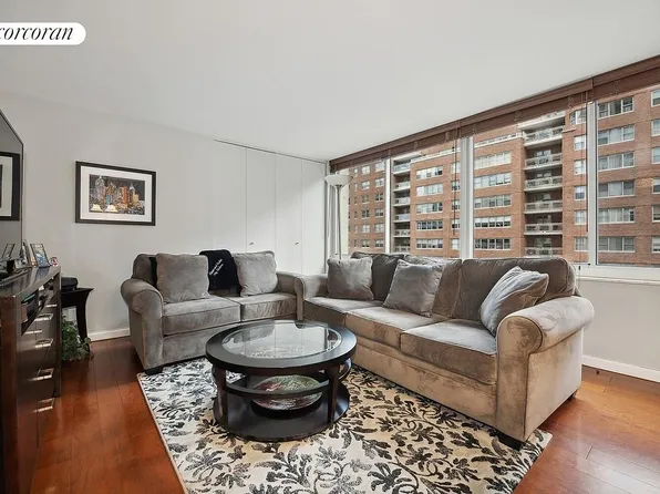353 E 72nd St APT 10C, New York, NY 10021
