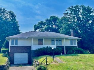 1766 Mercer Rd, Ellwood City, PA 16117