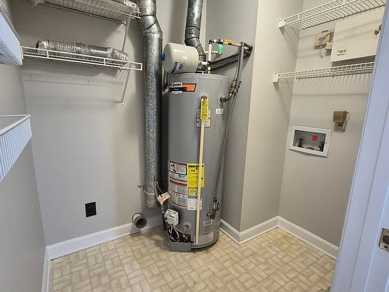 415 Park Ave #100 — Photo 13