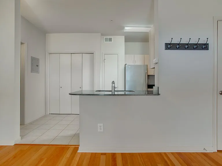 2209 Hancock Dr #27 — Photo 12