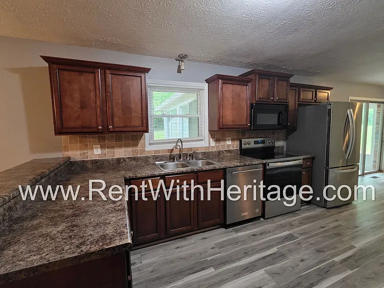 6190 Knights Ln — Photo 23