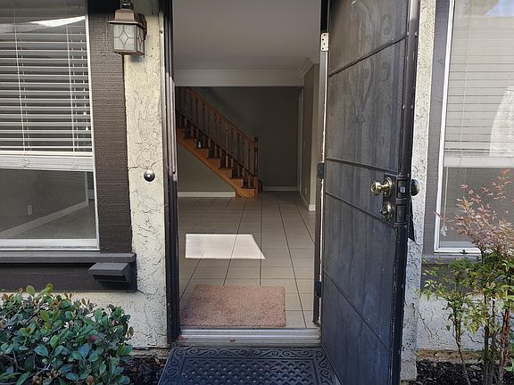 4th image of 818 W 223rd St Unit 6