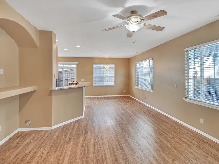 9456 Carlyle Park Pl — Photo 4