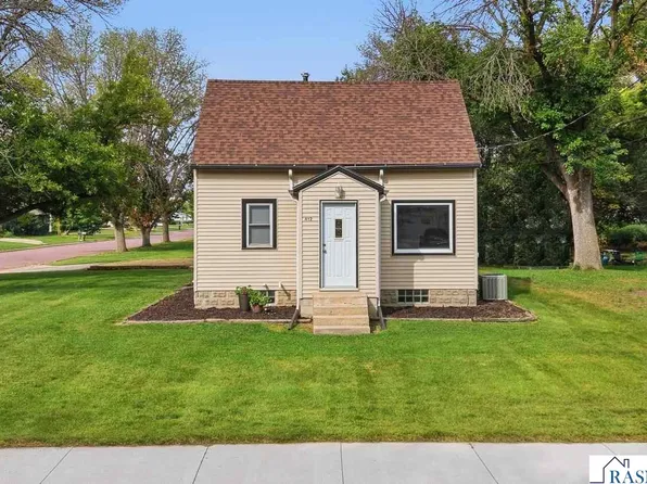 412 Central Ave S, Mapleton, MN 56065