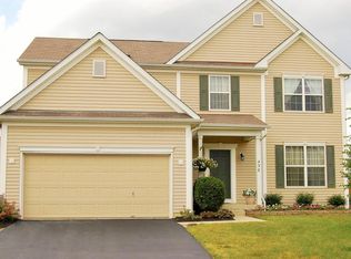 438 Shadow Run Dr, Groveport, OH