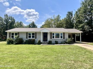 605 Salem Ave, Holly Springs, MS 38635
