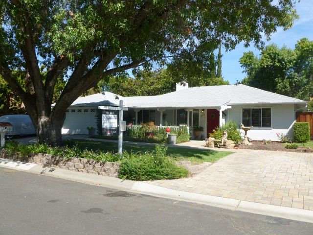 2nd image of 2093 Ahneita Dr