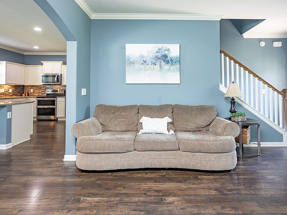 5th image of 6023 Enclave Dr