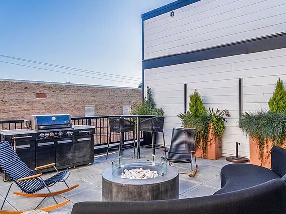 4th image of 2411 Broadway St #206