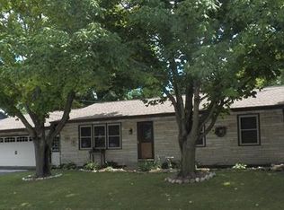 107 Douglas Ct, Saint Nazianz, WI 54232