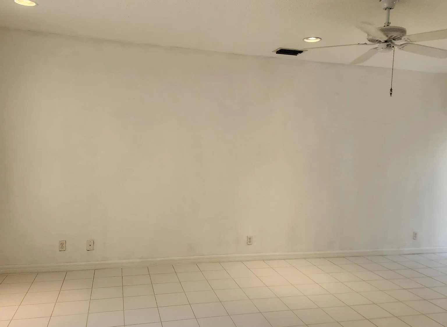 3 bed, 2.5 bath, 1415 sqft, $3,200 — Photo 4