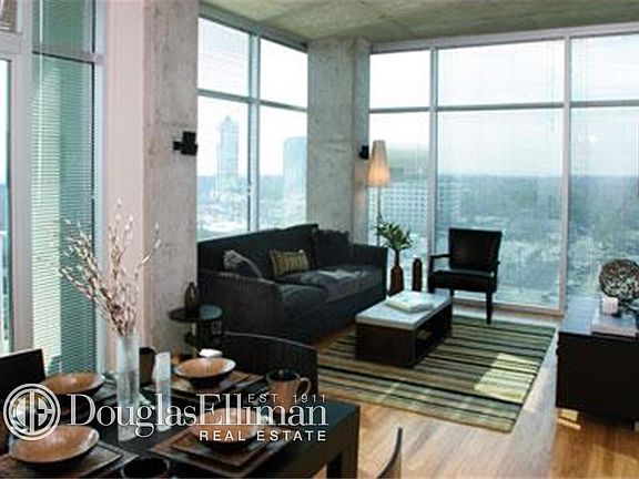 4th image of 20 River Ter APT 16E