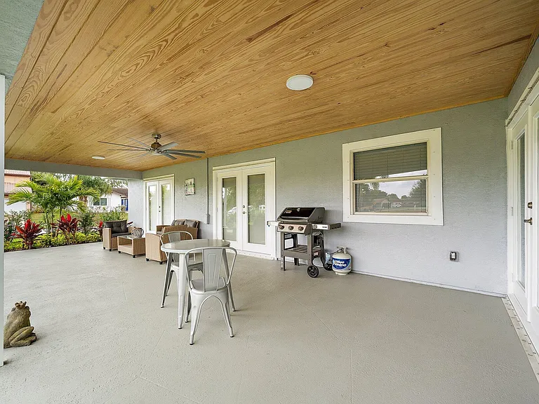 1342 Essex Dr — Photo 53