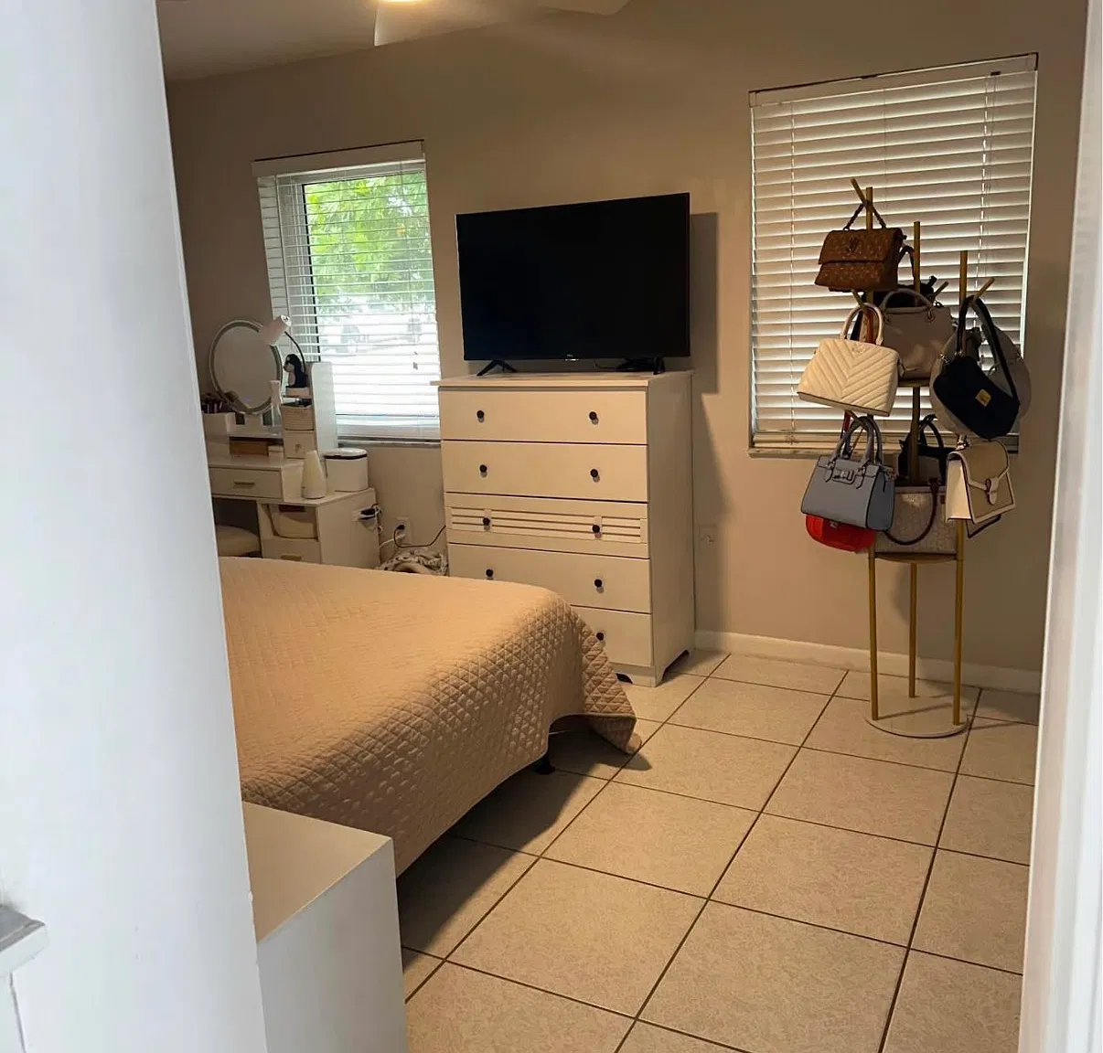 Studio, $1,400 — Photo 2