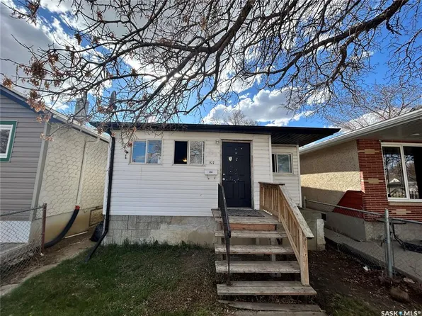 922 Garnet STREET, Regina, SK S4T 2X5
