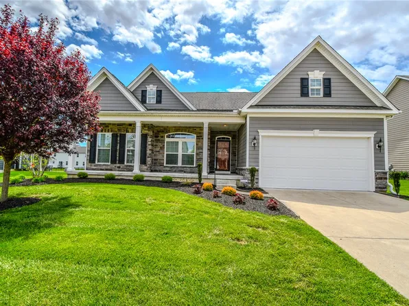 1136 Red Maple Dr, Troy, OH 45373