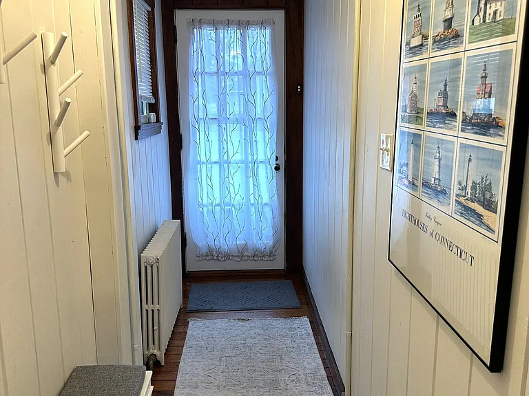 33 Sybil Ave — Photo 4
