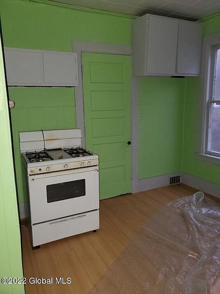 3rd image of 80 Helwig Street