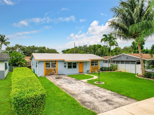 3201 N 72nd Ter, Hollywood, FL 33024