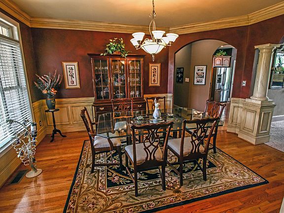 5Dining Room